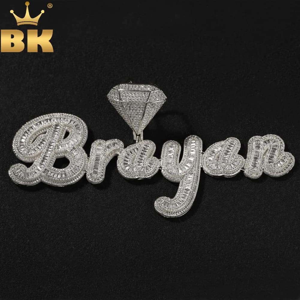 THE BLING KING Chiusura con diamanti Collana con ciondolo con nome in corsivo Baguettecz personalizzato Collana con catena CZ ghiacciata Gioielli Hiphop
