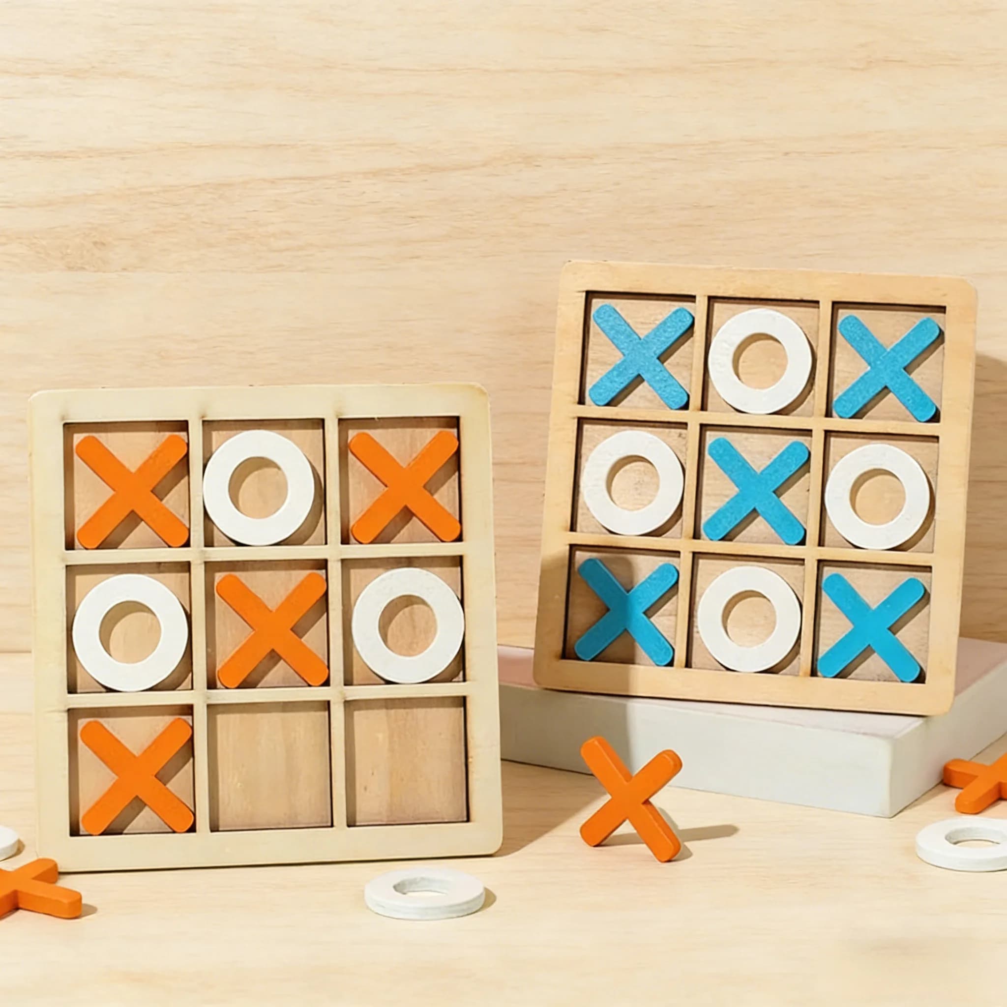 Gioco da Tavolo in Legno XO Tic Tac Toe, Mini Scacchi, Giocattoli Educativi per la Prima Infanzia, Allenamento del Pensiero Logico, Puzzle per l'Interazione Genitore-Figlio