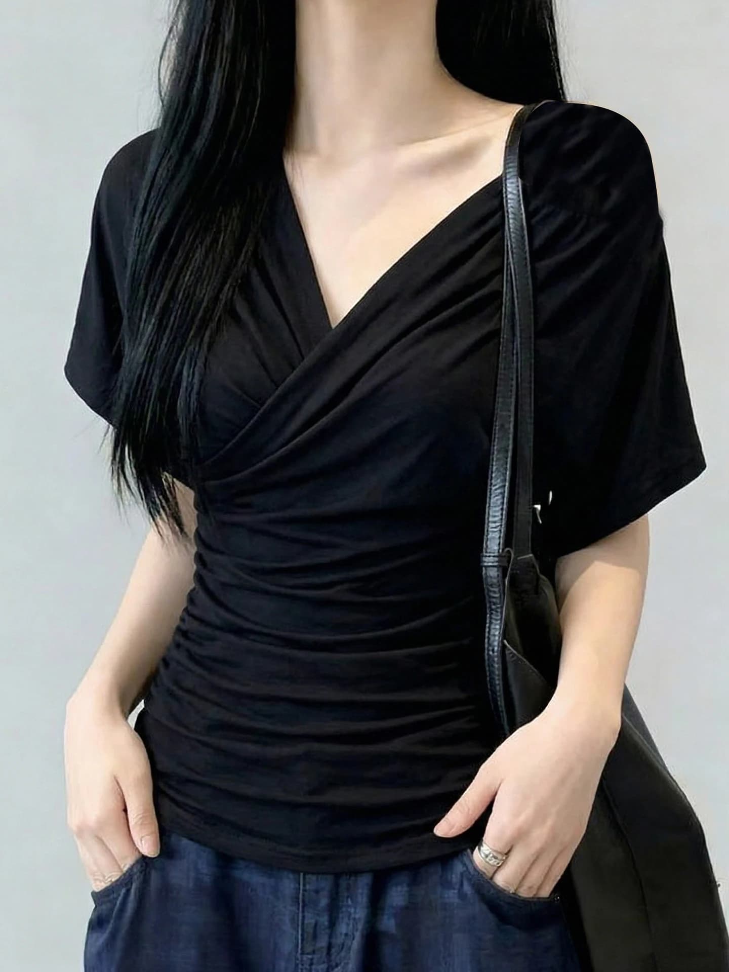 Slim Fit V-Neck Short Sleeve T-Shirt Pure Color Design Sensation Summer Fashionable Top Korean Style Commute Wind Women's T-S...