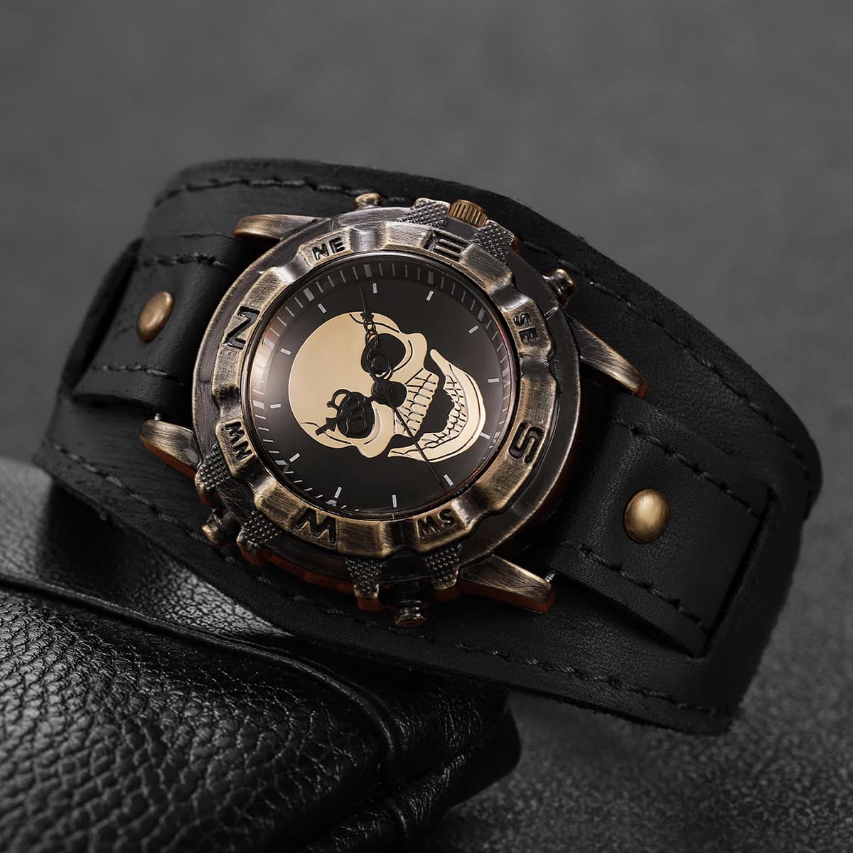 Vintage Skull Men Watch Wide Dark Brown Leather Strap Compass Bezel Punk Style Large Dial Quartz Wristwatch For Male