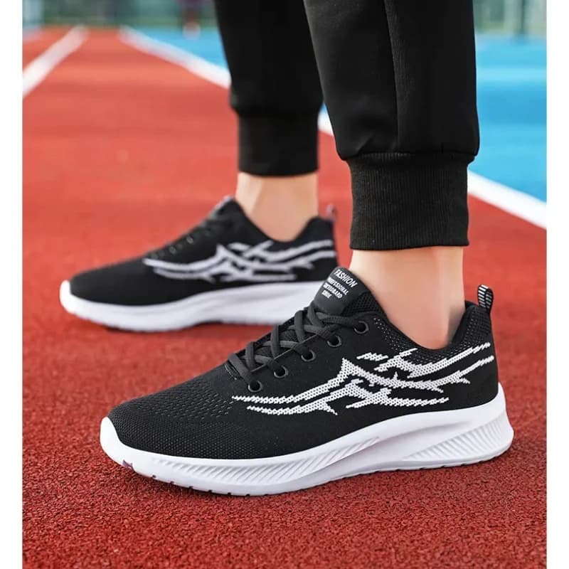 Comfortable, fashionable, versatile, fly woven, breathable, comfortable, sports and leisure running shoes for men