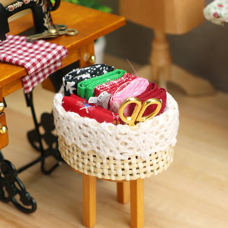 1:12 Dollhouse Miniature Sewing Fabric Scissors Tape Measure Kit Basket Living Scene Decor Toy