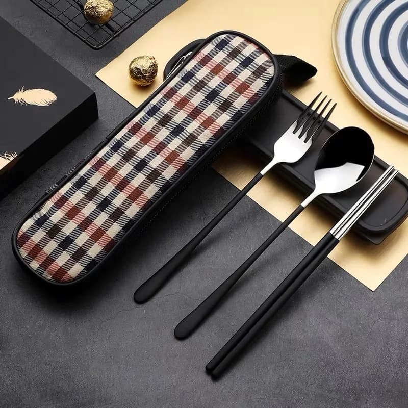 Posate in acciaio inox coltello forchetta cucchiaio coltello da bistecca bottiglia di spezie paglia Set portatile da viaggio all'aperto