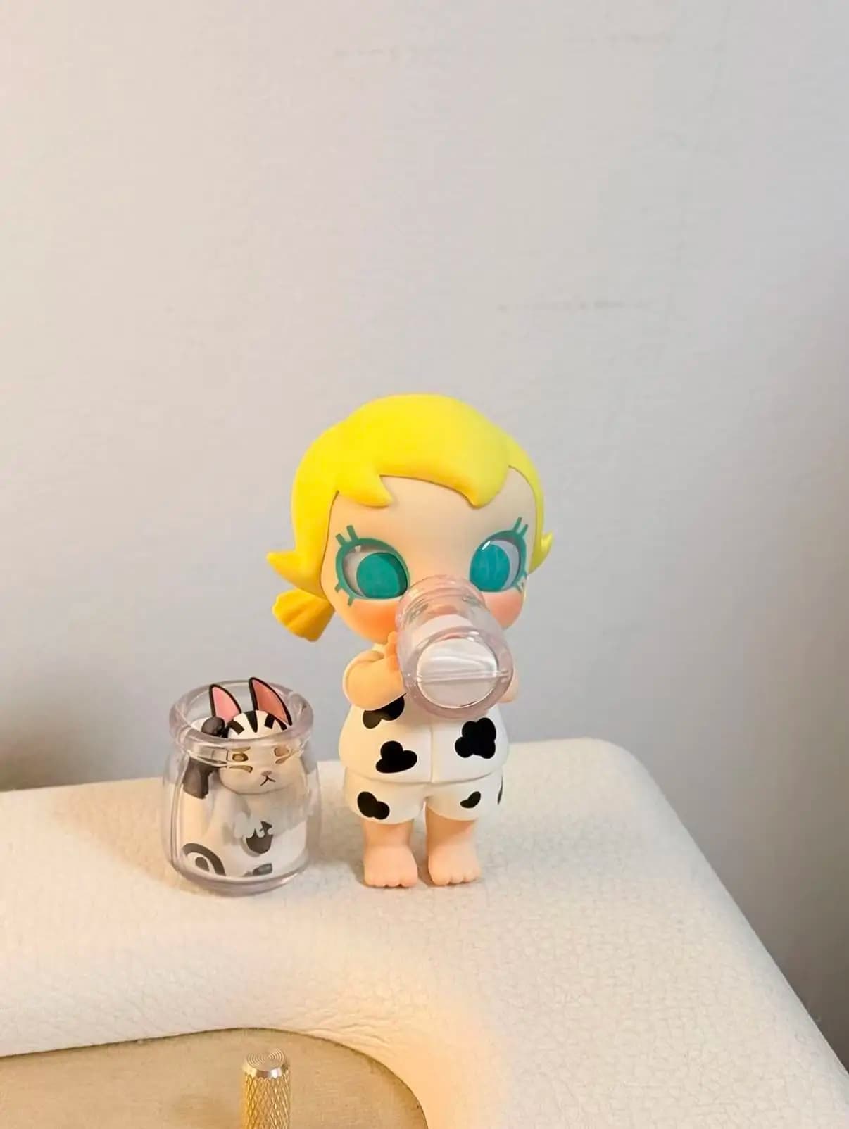 POP MART Baby Molly & Baby Tabby Series Mystery Box - Action Figure Sorpresa da Collezione per Regali di Compleanno