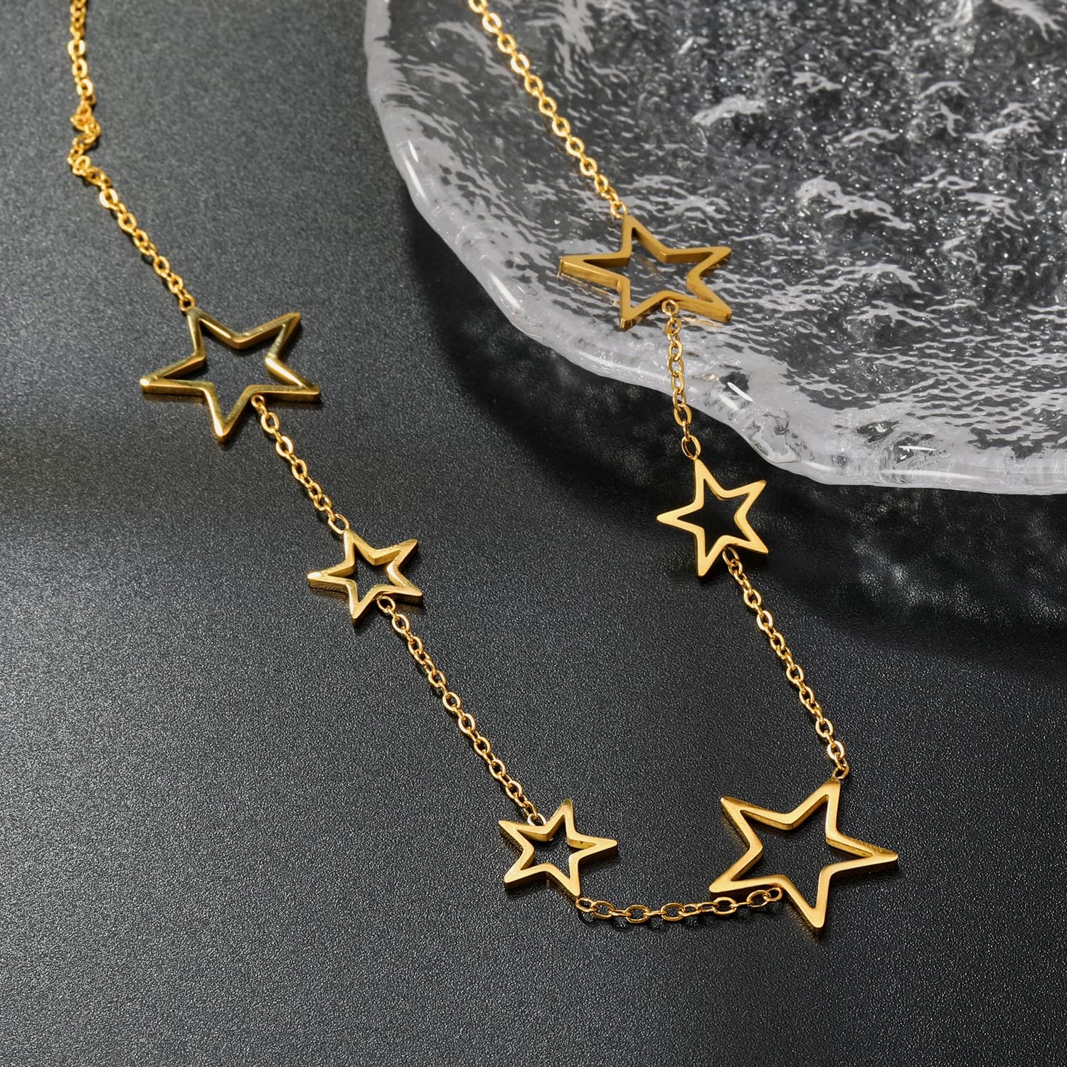 New Stainless Steel Sense of Design Retro Style Hollow Out Size Five Pointed Star Fashionable and Simple Necklace for Women