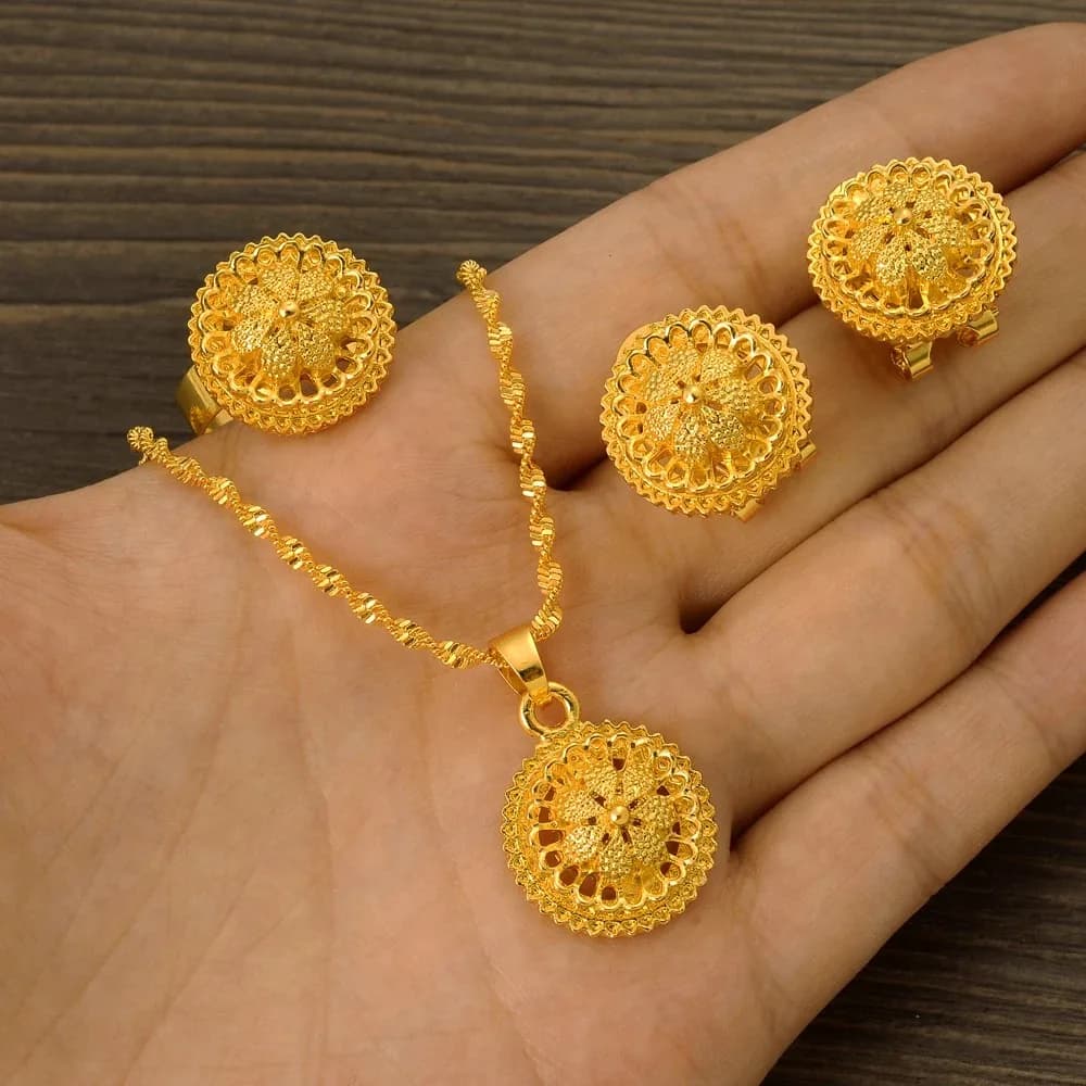 Set di gioielli floreali da donna placcati in oro 24 carati, collana con pendente rotondo, orecchini, gioielli per matrimoni e feste in Dubai e Africa