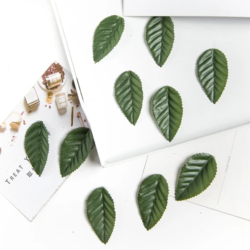 Rose di seta economiche Foglia verde Matrimonio Scrapbooking Decorazioni per la casa Fai da te Fiori fatti a mano Disposizione Accessori Piante artificiali