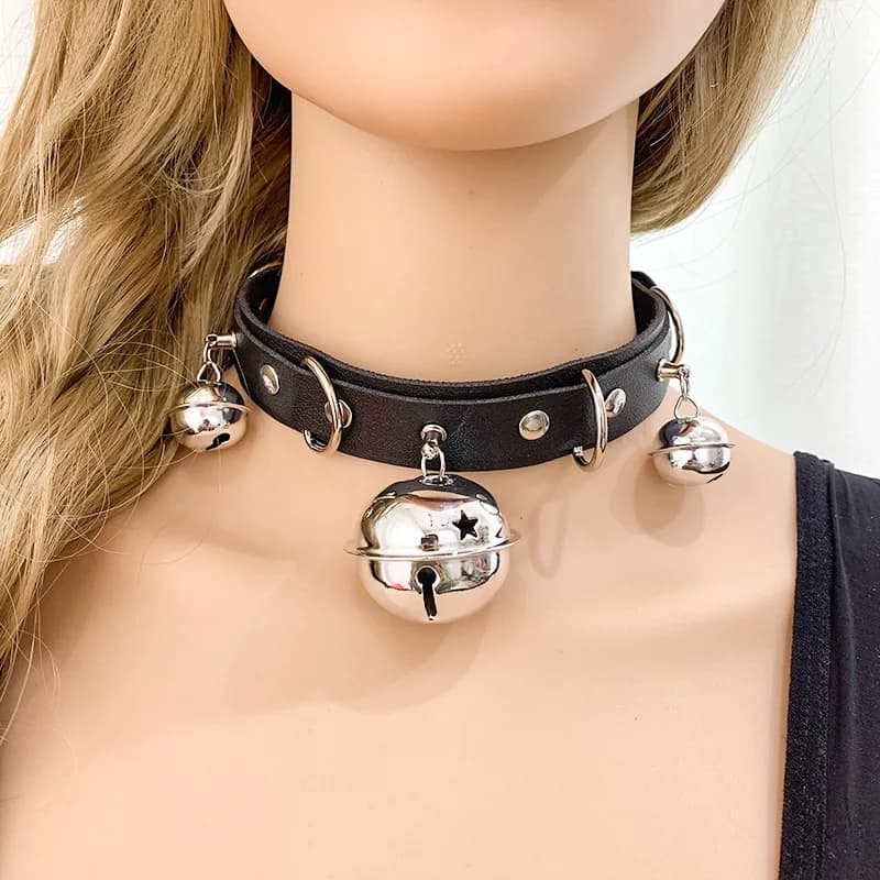 Girocolli Bondage per bar notturno per ragazza alla moda Harajuku gotico nero gotico punk sexy collare in pelle PU chocker collana girocollo con campana
