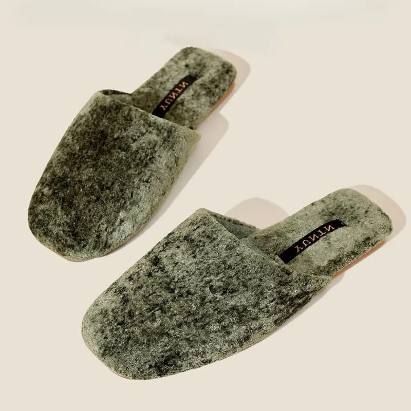 2026 Winter Warm Plush Woman Slippers Soft Suede Square Toe Couple Cotton Slipper Comfortable Lightweight Women's Home Slippers