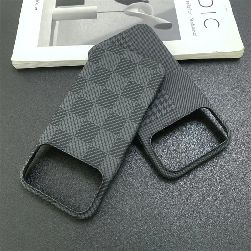 Custodia opaca antiurto sottile in fibra di carbonio per iPhone 17 Pro Max 16 15 14 13 Cover paraurti di colore a contrasto con motivo a quadretti di lusso