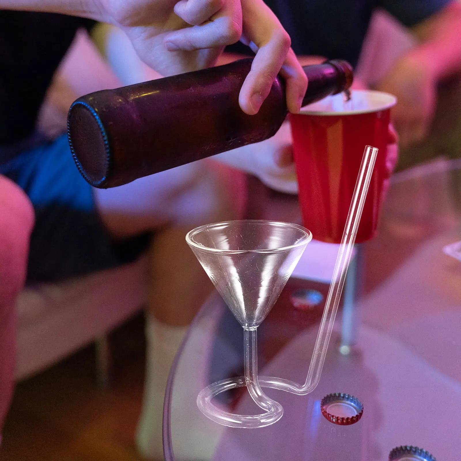 Bicchiere da Vino a Spirale Accattivante con Cannuccia Nascosta, Elegante Coppa per Cocktail, Perfetto per Regali, Intrattenimento, Viaggi e Divertimento all'Aperto