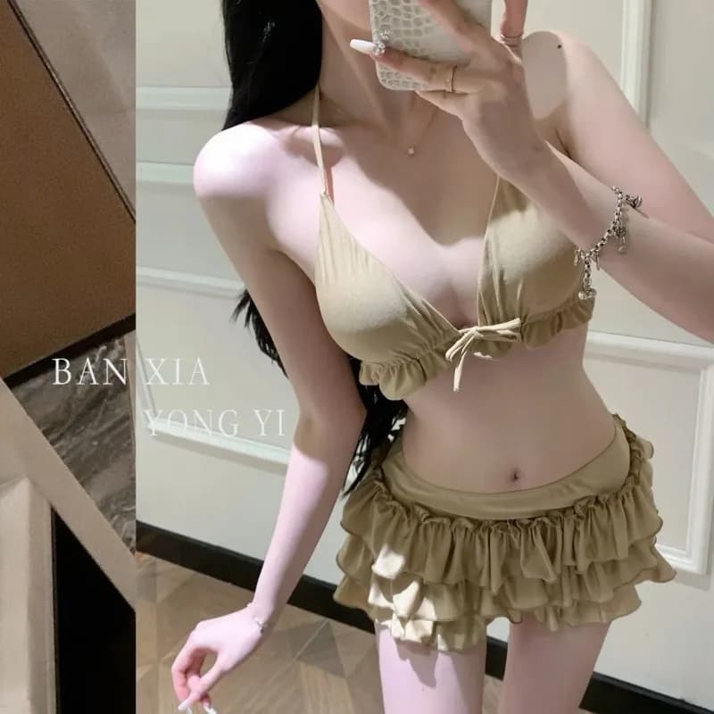 Sweet Girl Three-piece Split Swimsuit Sexy Hottie Bikini Small Breasts Flesh-covering Cake Skirt Resort Hot Spring