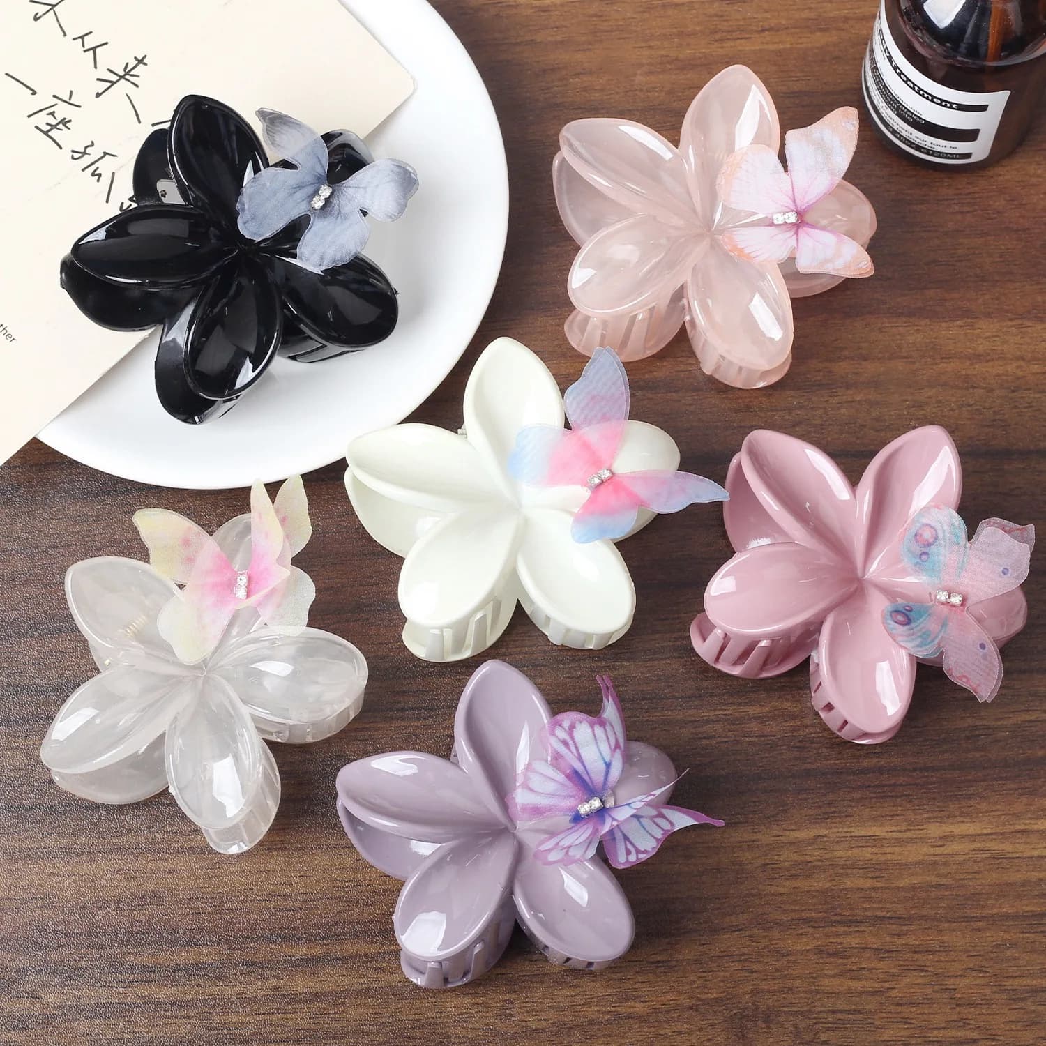 Fiore di uovo di moda con accessori per capelli a forcina a farfalla per donna Retro squisito fiore squalo impugnatura copricapo fermagli per capelli Tiara