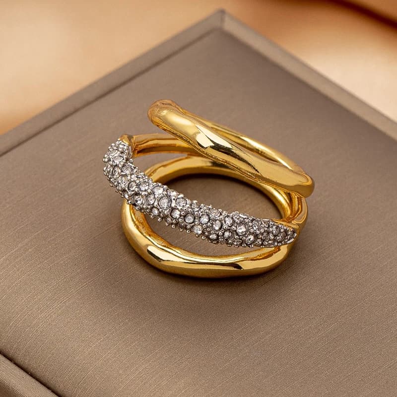 2025 Nuovo set vintage in rame placcato oro con zirconi n. 7 anelli, gioielli di lusso leggeri da donna