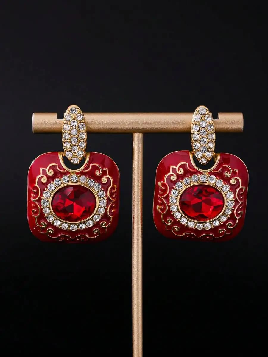 Orecchini pendenti vintage in stile palazzo con smalto quadrato e gemma rossa e accenti di cristallo per donna