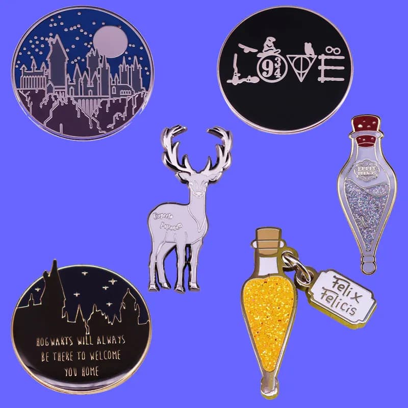 Vari articoli magici distintivi Anime Classic Novel Series accessori per spille periferiche felpa con cappuccio zaino spilla decorativa fan Gift
