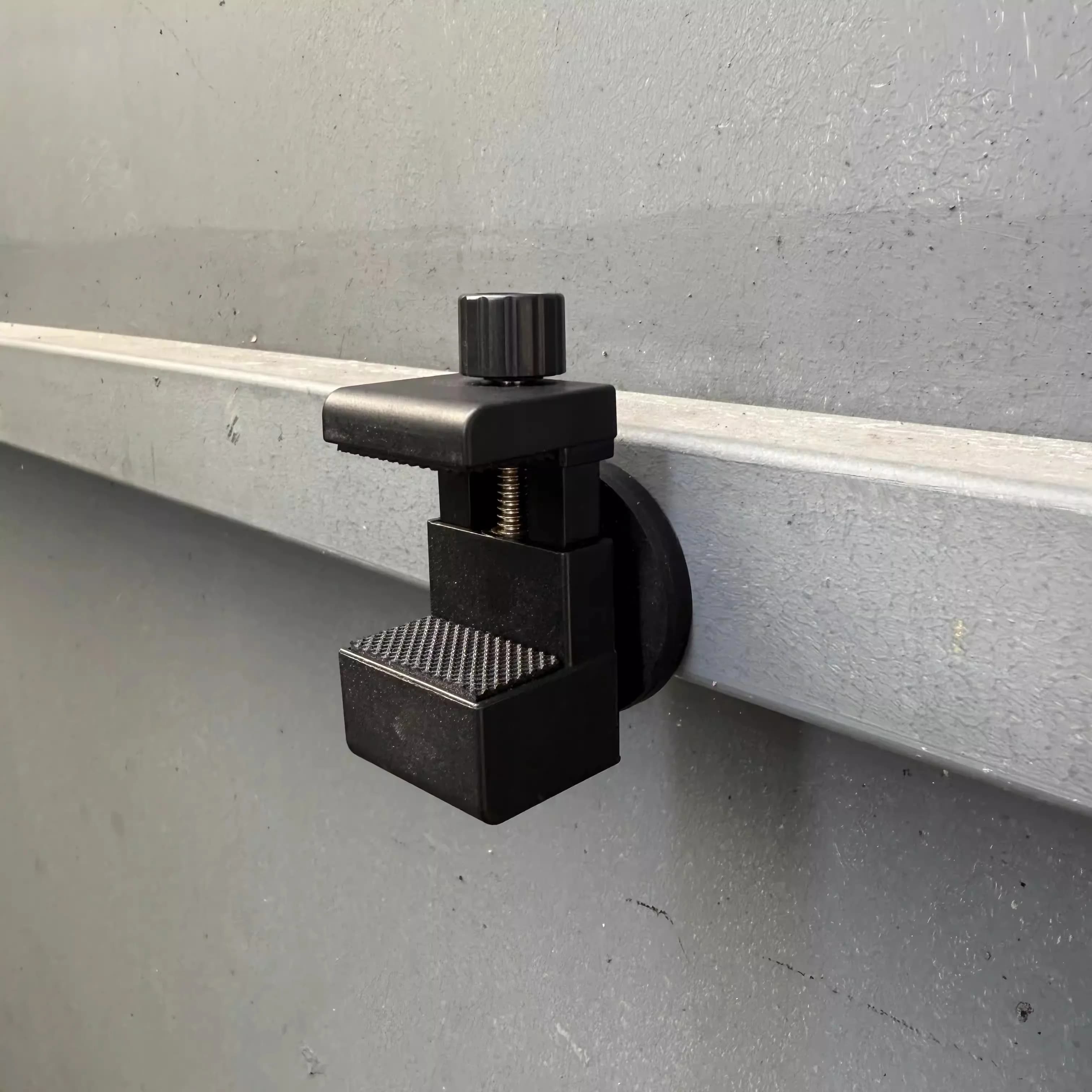 External Magnetic Support with Tension Clamp for Small Cameras and Power Bank