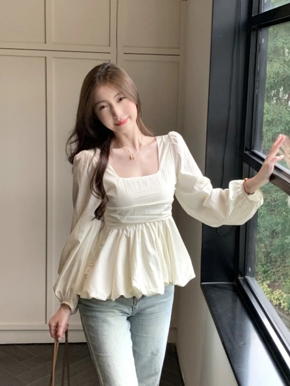 Elegant Large Size Women's Shirt Square Collar Bubble Sleeve Fashion Design Autumn New Style Slim Fit Korean Version Bright T...