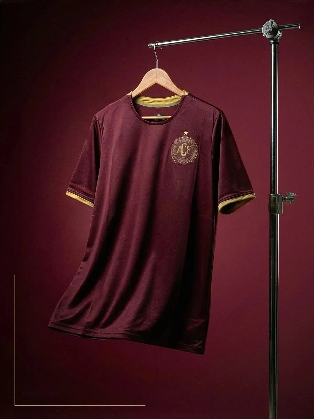 Maglia Edizione Speciale Commemorativa del Club di Calcio Chapecoense (ACF) per la Stagione Estiva 2026