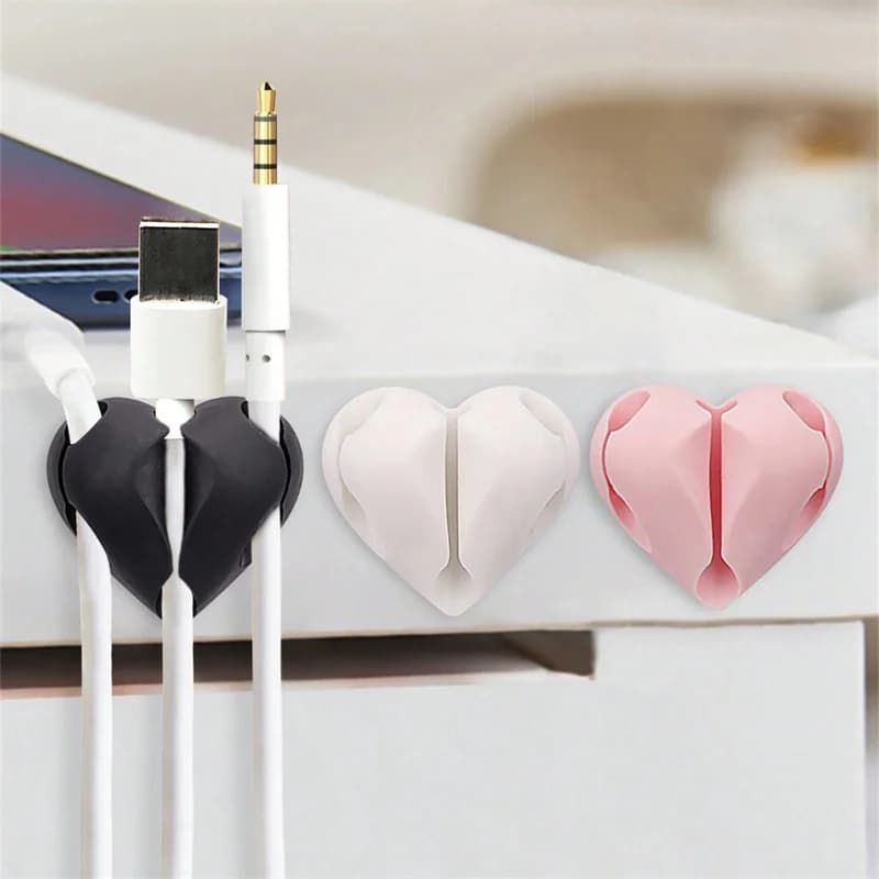 2 Pezzi Organizzatore a Forma di Cuore per Cavi, Clip per Cavi USB, Protezioni e Supporti per Cavi da Scrivania, per Casa, Ufficio e Auto