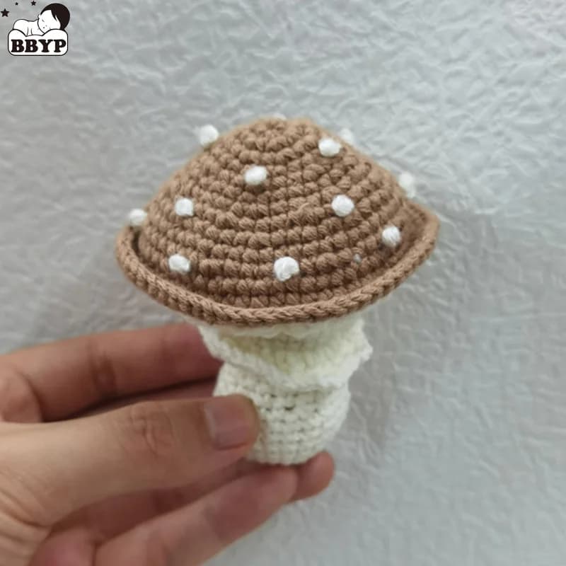 1pc sonagli per bambini Crochet Mushroom sonaglio giocattolo Baby massaggiagengive roditore palestra infantile sonagli mobili giocattoli educativi per neonati portachiavi