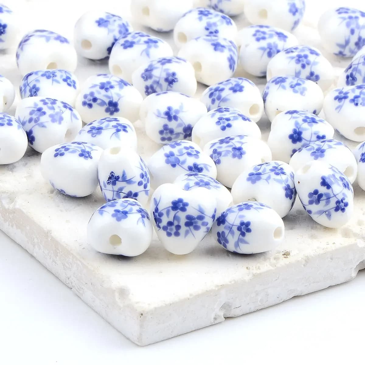 1.2 cm 30 pezzi moda blu a forma di cuore perline in ceramica porcellana motivo floreale per ciondoli accessori gioielli donna