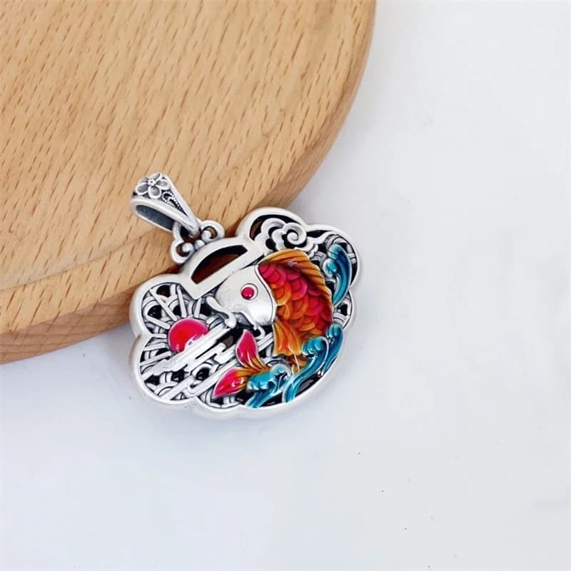 Ciondolo a forma di pesce smaltato colorato in stile etnico Gioielli da donna Collana con lucchetto Lucky Ruyi per accessori girocollo da donna