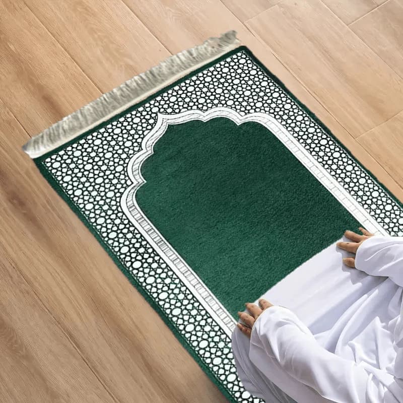 Tappetino da Preghiera VIKAMA Verde Scuro con Motivi, Morbido Tappeto da Preghiera con Frange Portatile, Adatto per Uso Interno ed Esterno, Tappetino da Preghiera Musulmano