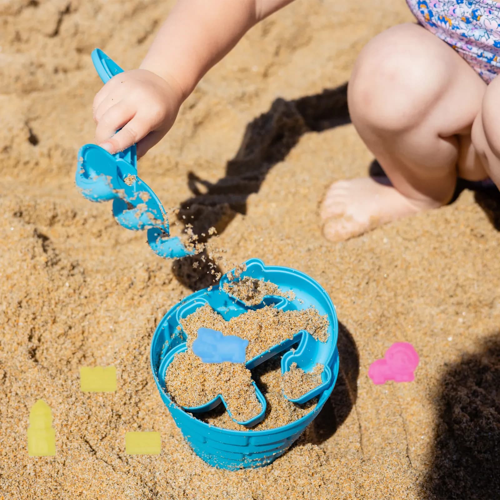 Kit di 30 Attrezzi per Modellare la Sabbia per Bambini, Set Educativo per Costruire Castelli di Sabbia, Attrezzatura per Giochi all'Aperto, Essenziali per le Vacanze Estive