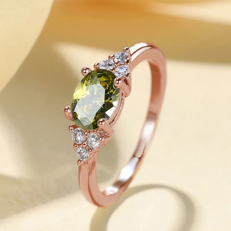 Nuovo Anello Elegante, Semplice e di Lusso con Zircone Ellittico, Design Femminile, Accessorio di Gioielleria Trendy e Personalizzato