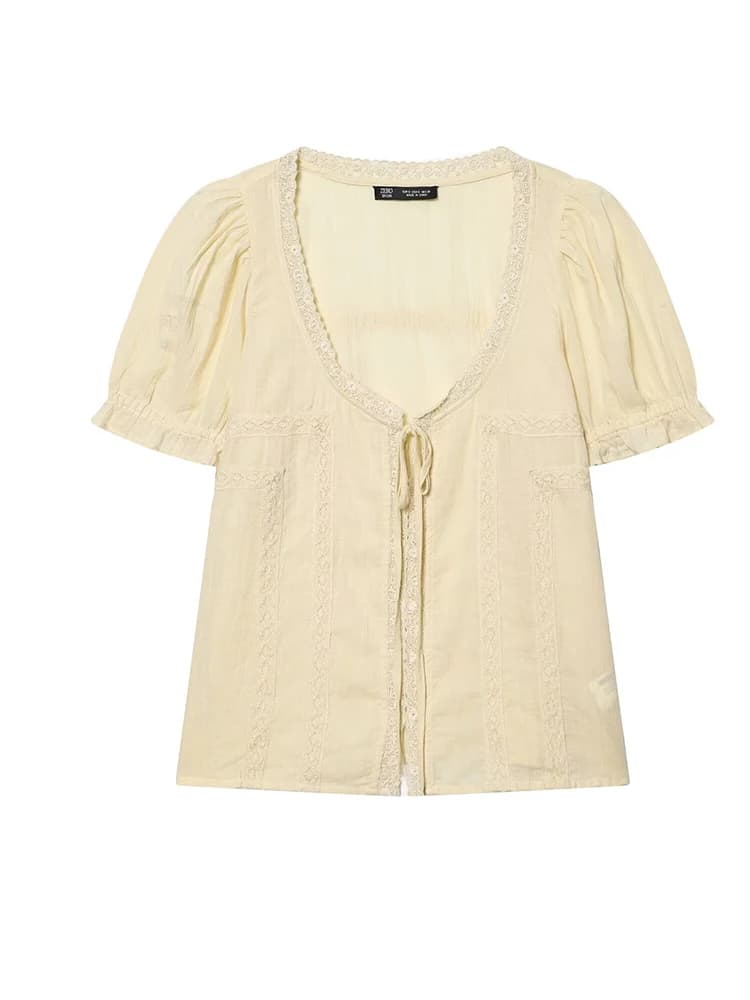 Women's blouse with sleeves and lace edge, with front laces and buttons, ideal for summer and as casual top