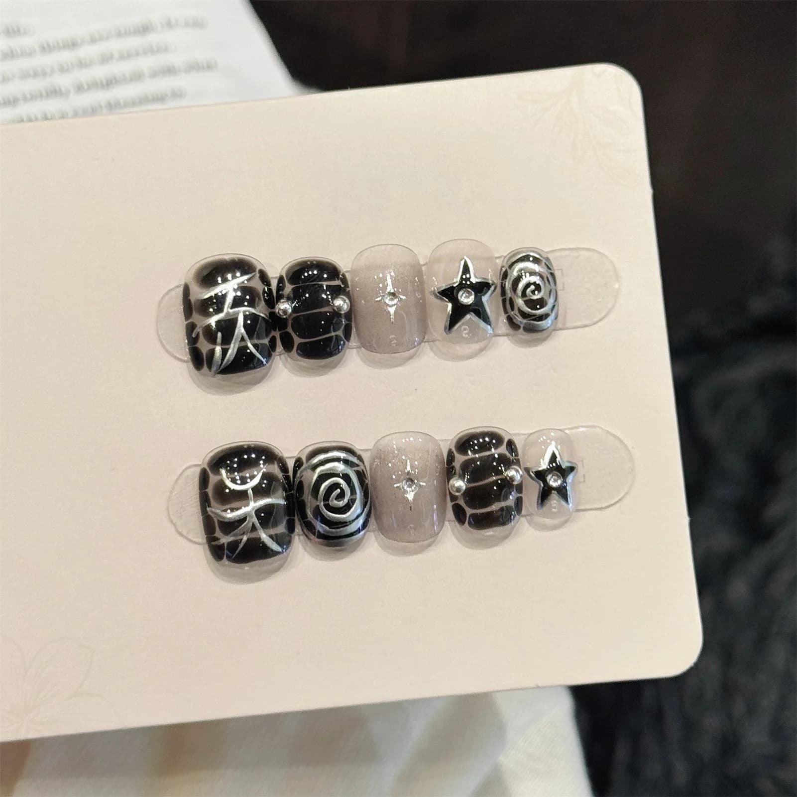 10pcs Short Handmade Sweet Punk Style Press on Nails Hand-Painted Embossed Stars Fake Nails Decor Wearable Ins False Nails Tips