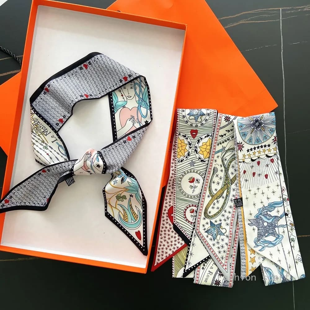 Sciarpa piccola per borsa legata a nastro versatile da donna con stampa fronte-retro a doppio strato della serie di carte dei tarocchi all'ingrosso