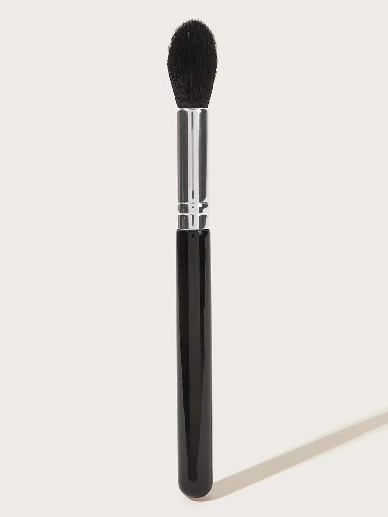 Pennello piatto per trucco, 1 pz. Pennello illuminante, Pennello per blush, Pennello sfumino, Pennello premium per il viso, Pennello morbido per sfumare il trucco B