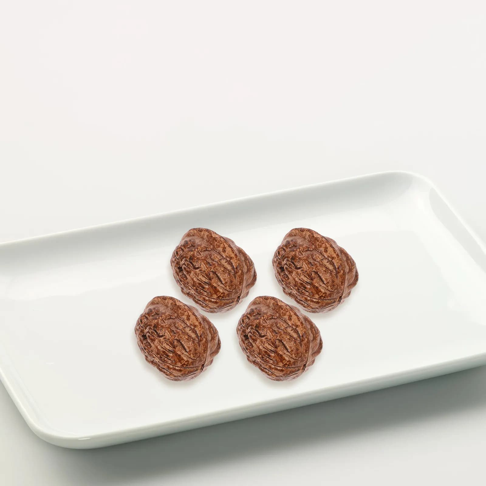 20Pcs Artificial Walnut Lifelike Walnut Decorations Realistic Fake Dried Fruit Display Props for Home Kitchen Dining Table Bar