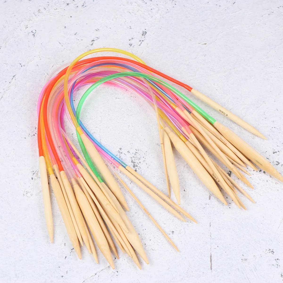 Set di 18 Ferri Circolari in Plastica Colorati, 40Cm 20Mm-10Mm, Design Ergonomico Robusto per Maglioni e Sciarpe