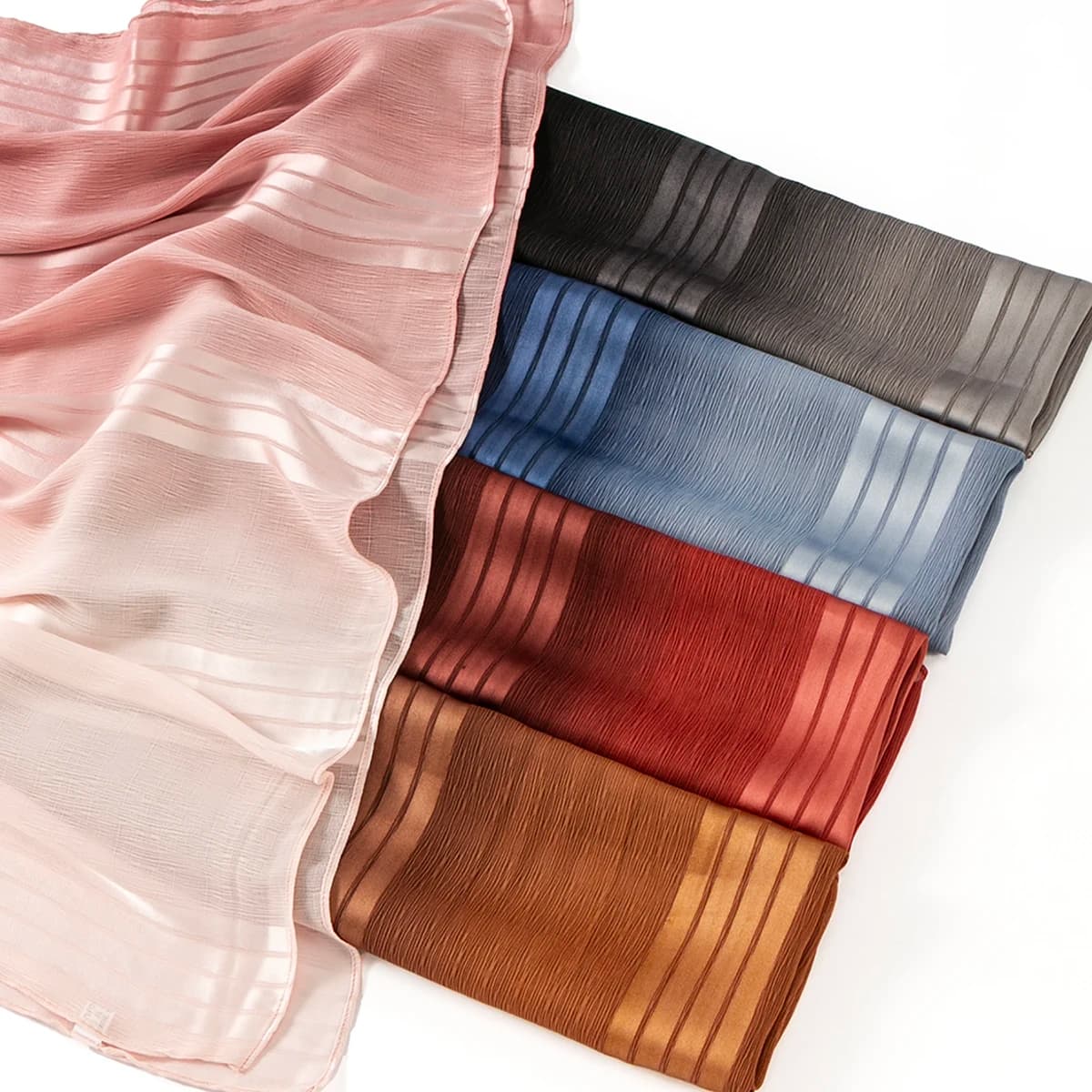 Sciarpa Hijab di seta satinata rugosa sfumata Scialle solido in chiffon Donna Hijab musulmano Sciarpa in filato premium Islam Turbante Ramadan