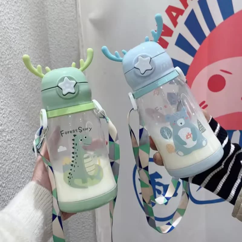 600 ml water bottle Red plastic horn straw water bottle for children large capacity water bottle high level appearance