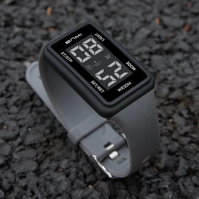 2025 Orologio elettronico sportivo rettangolare da uomo Allarme luce notturna impermeabile Orologio digitale leggero e portatile per uomo