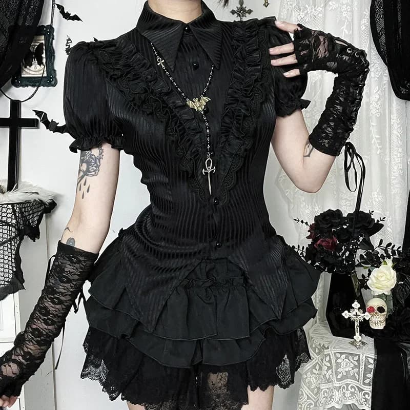2025 New Dark Kawaii Nero Manica corta Bottoni Camicia Camicette con lacci Mall Gotico Slim Colletto con risvolto Camicie a righe Donna Techwear