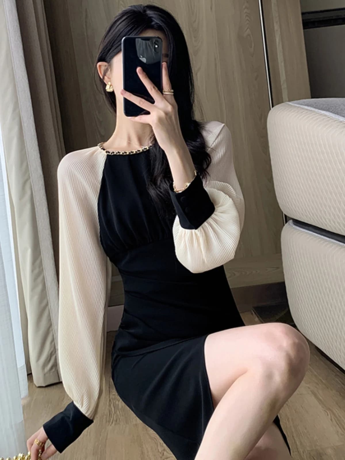 Elegante Abito Nero a Maniche Lunghe da Donna, Vestito Slim Fit a Trapezio in Fibra di Poliestere con Collo Rotondo, Nuova Collezione Primavera