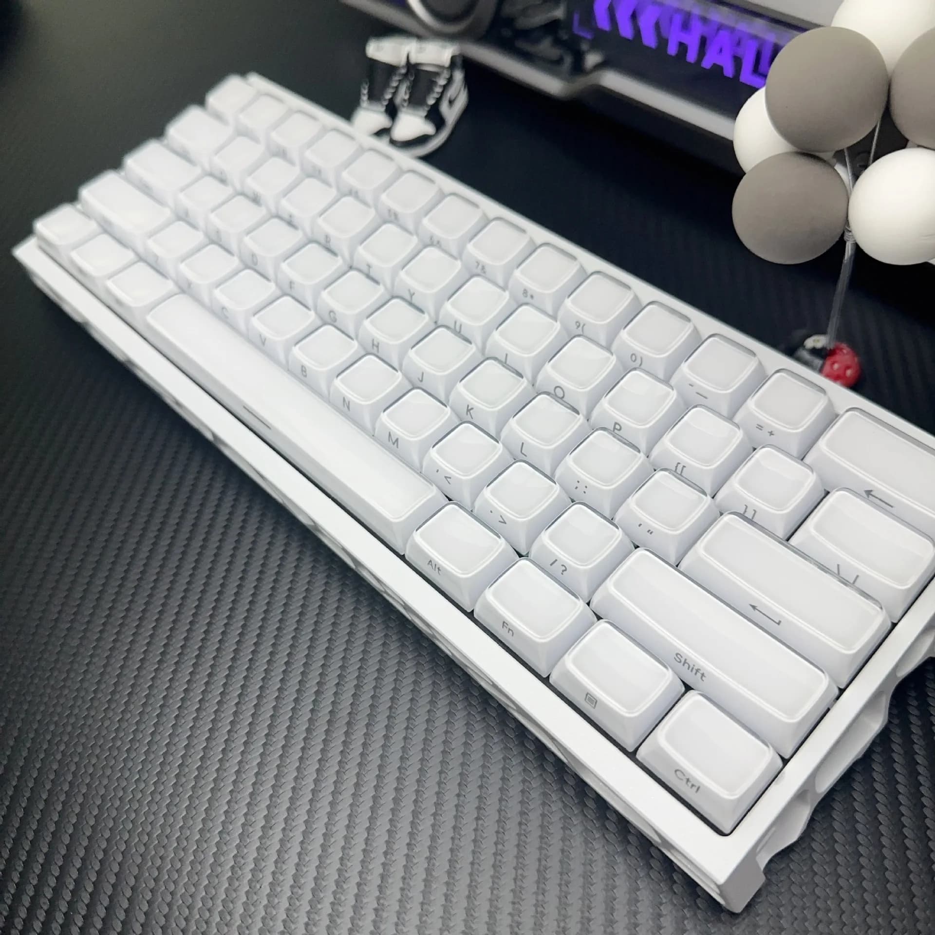 Keycap in cristallo effetto gelatina con incisione laterale, texture setosa, compatibile con tastiere meccaniche a assi magnetici, set completo piccolo, bianco classico