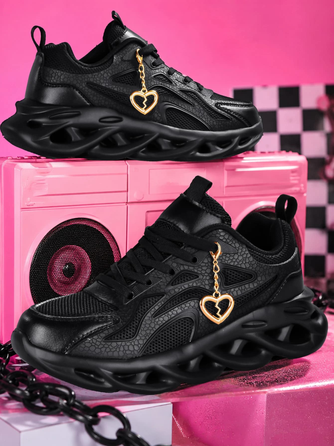 Women's 2026 New Style Dark Sweet-Cool Style Thick-Soled Dad Shoes with 5cm Height Increase, High Street Subculture Trend, Versatile Casual Sneakers, Breathable Mesh Fabric with Cracked Texture Leather Upper, Detachable Gold Heart-Shaped Metal Pendant, Flat Lace-Up Design, Eva Cushioning Hollow Wave Blade Sole, Unisex, Suitable for All Seasons, Student Daily Commute Street Fashion Shoes
