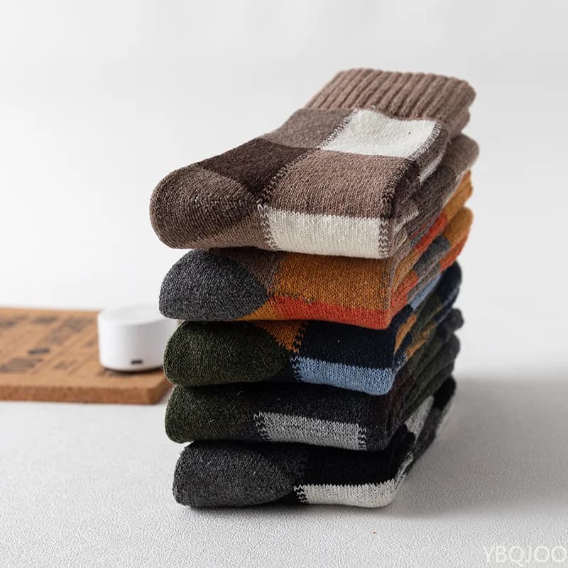 5 paia di calzini da uomo leggeri e traspiranti, calzini a compressione per feste all'aperto, calzini da uomo alla moda colorati a quadri e a righe