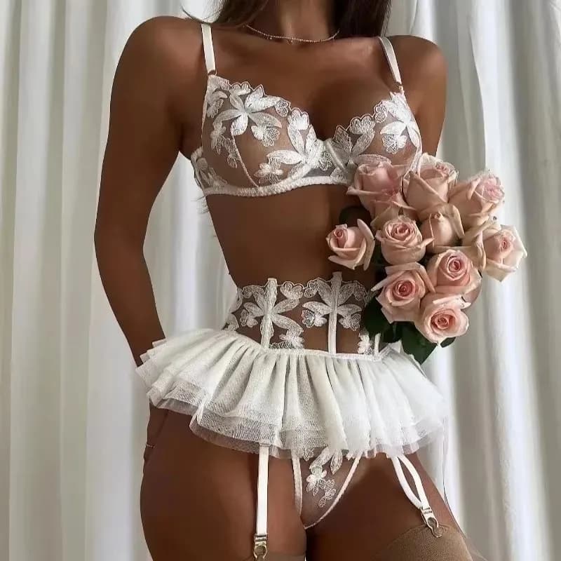 Perizoma reggiseno ricamato a fiori di lusso 3 pezzi set con volant peplo intimo trasparente donna abiti erotici sexy ​ Set di lingerie