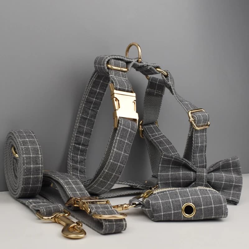 Nuovo Arrivo Set Personalizzato con Logo Designer: Collare, Guinzaglio, Pettorina e Porta Sacchetti per Cani in Morbido Cotone Grigio a Rete - Grid03