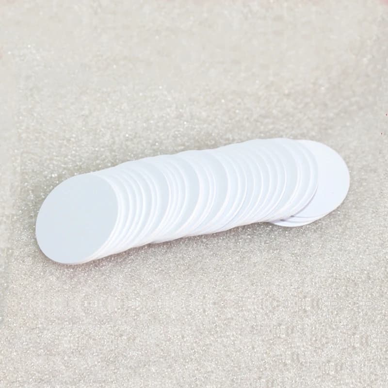 10 pz/lotto 25mm 13.56Mhz Carte Moneta Tag NFC 213 Chip PVC Impermeabile Per Tutti I Telefoni NFC