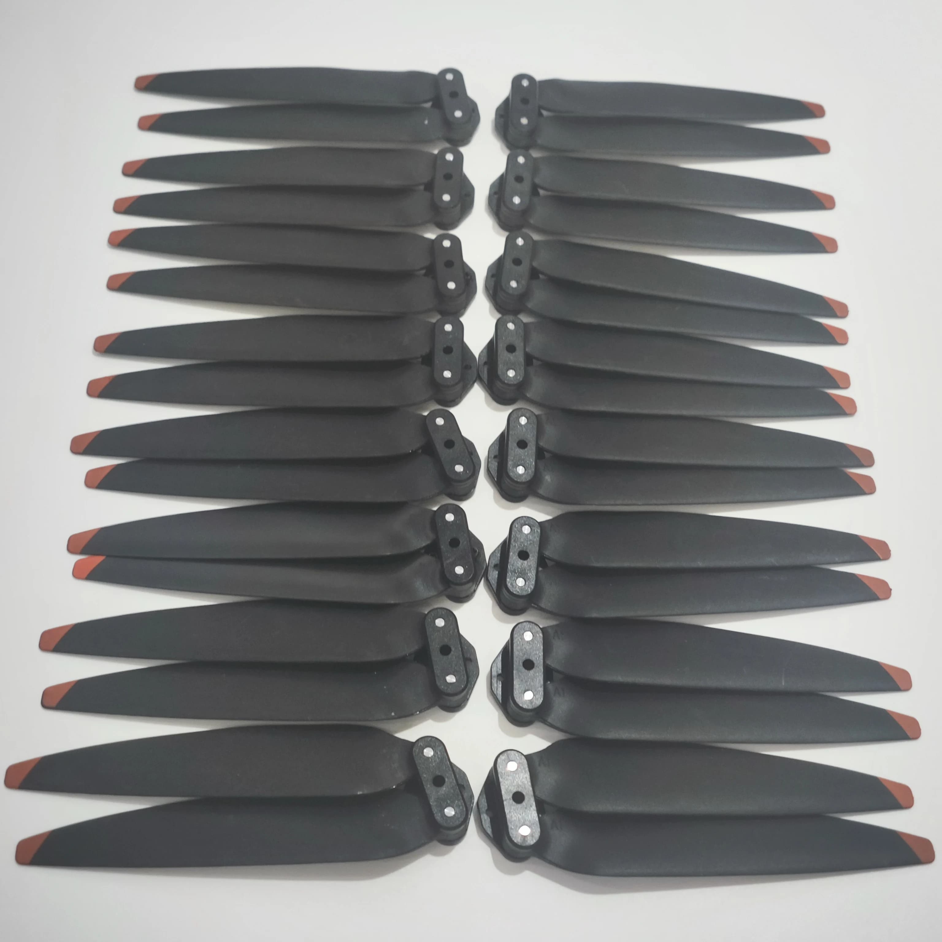 16PCS AE30 GPS Motore Brushless Pieghevole RC Quadcopter Drone Pala Elica per AE30ProMax Droni Maple Leaf Wings Parti del ventilatore