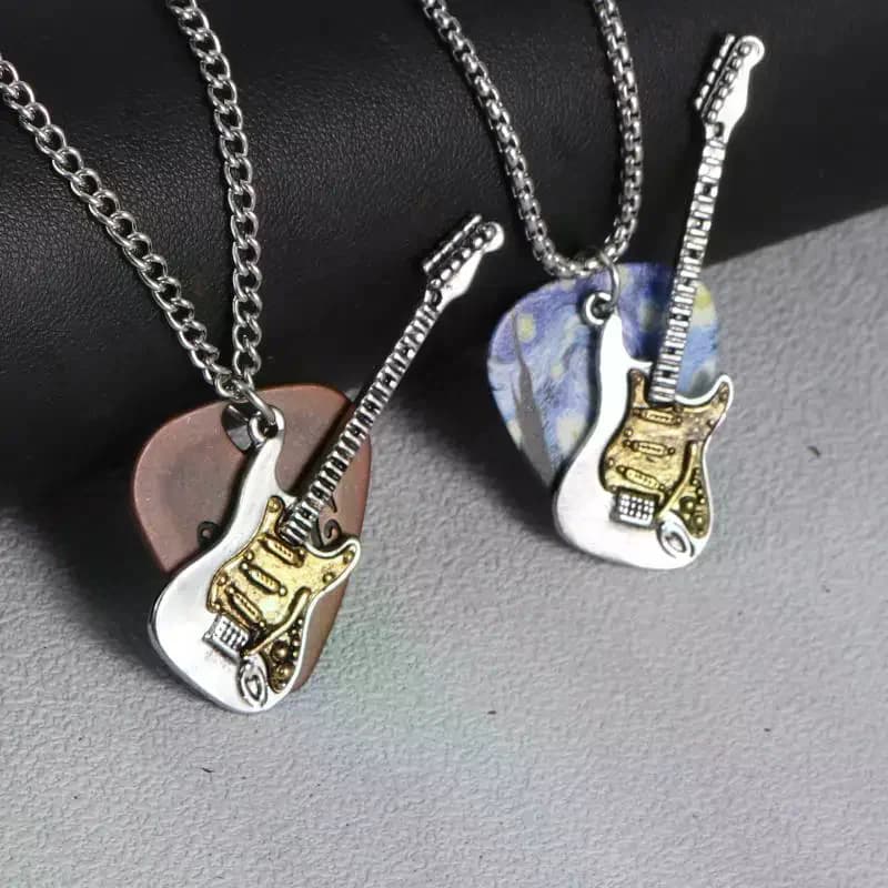 【Nuovo】Collana con Ciondolo Plettro per Chitarra Elettrica e Basso in Acciaio Inox, Accessorio Punk Rock Hip-hop, Gioielli alla Moda
