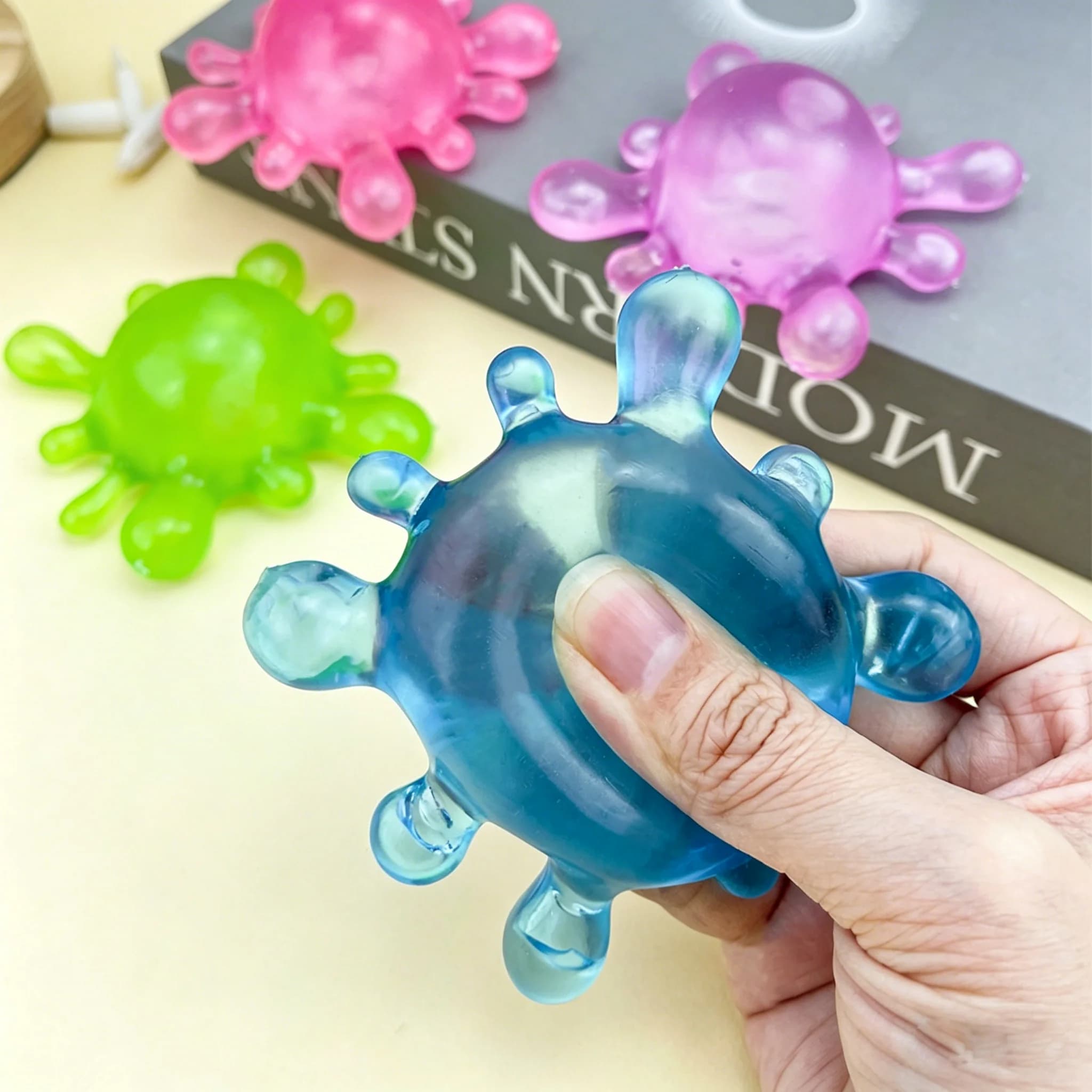 Palla Antistress a Forma di Virus con Spruzzi d'Acqua, Divertente, Carina, Piccola, a Lenta Risalita, Morbida, Non Appiccicosa, Portatile, Palla Terapeutica